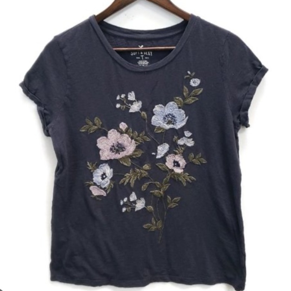 AE FLORAL EMBROIDERED TSHIRT